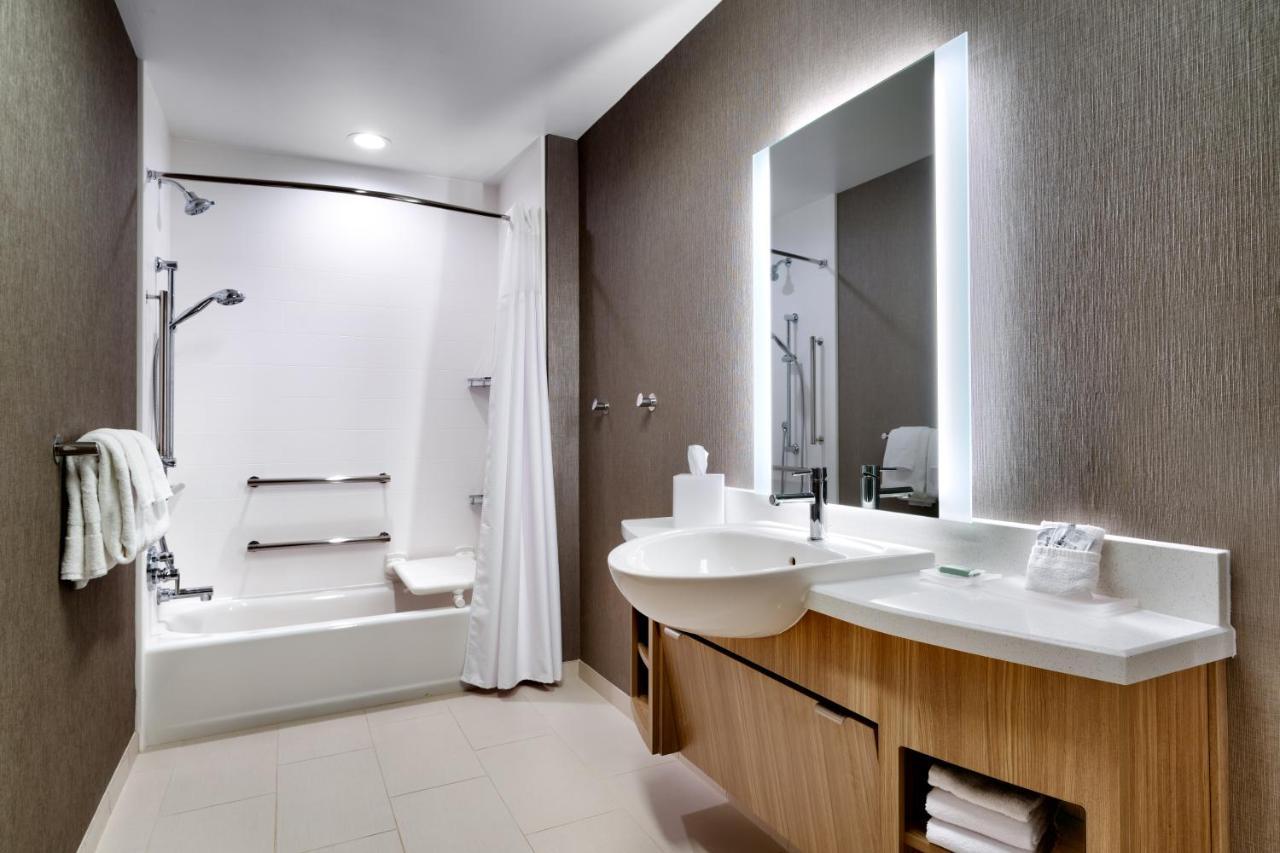 Springhill Suites By Marriott Cottonwood Exterior photo