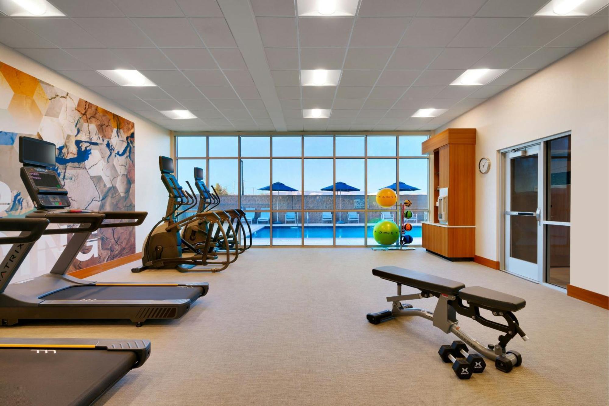 Springhill Suites By Marriott Cottonwood Exterior photo