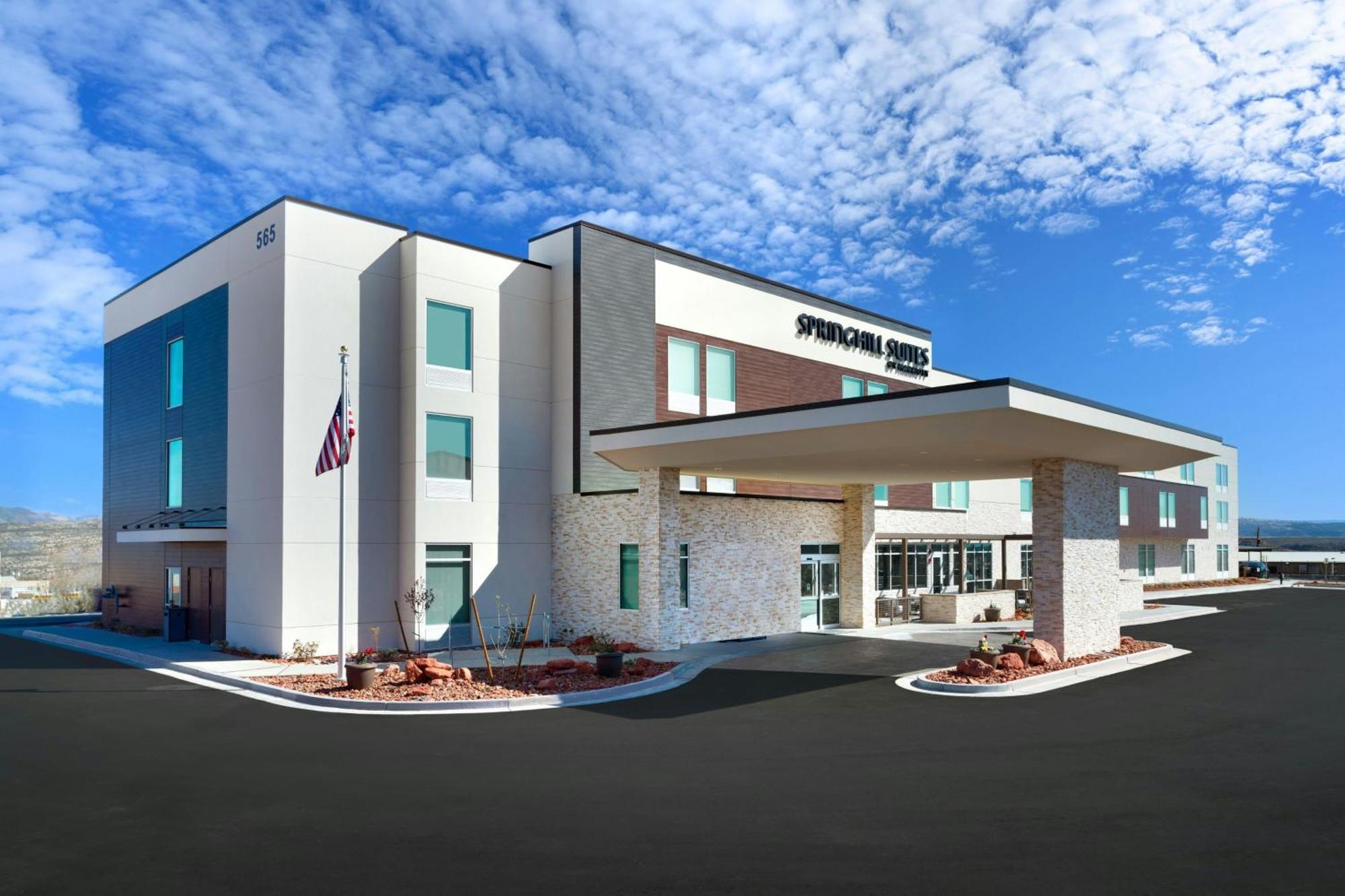 Springhill Suites By Marriott Cottonwood Exterior photo