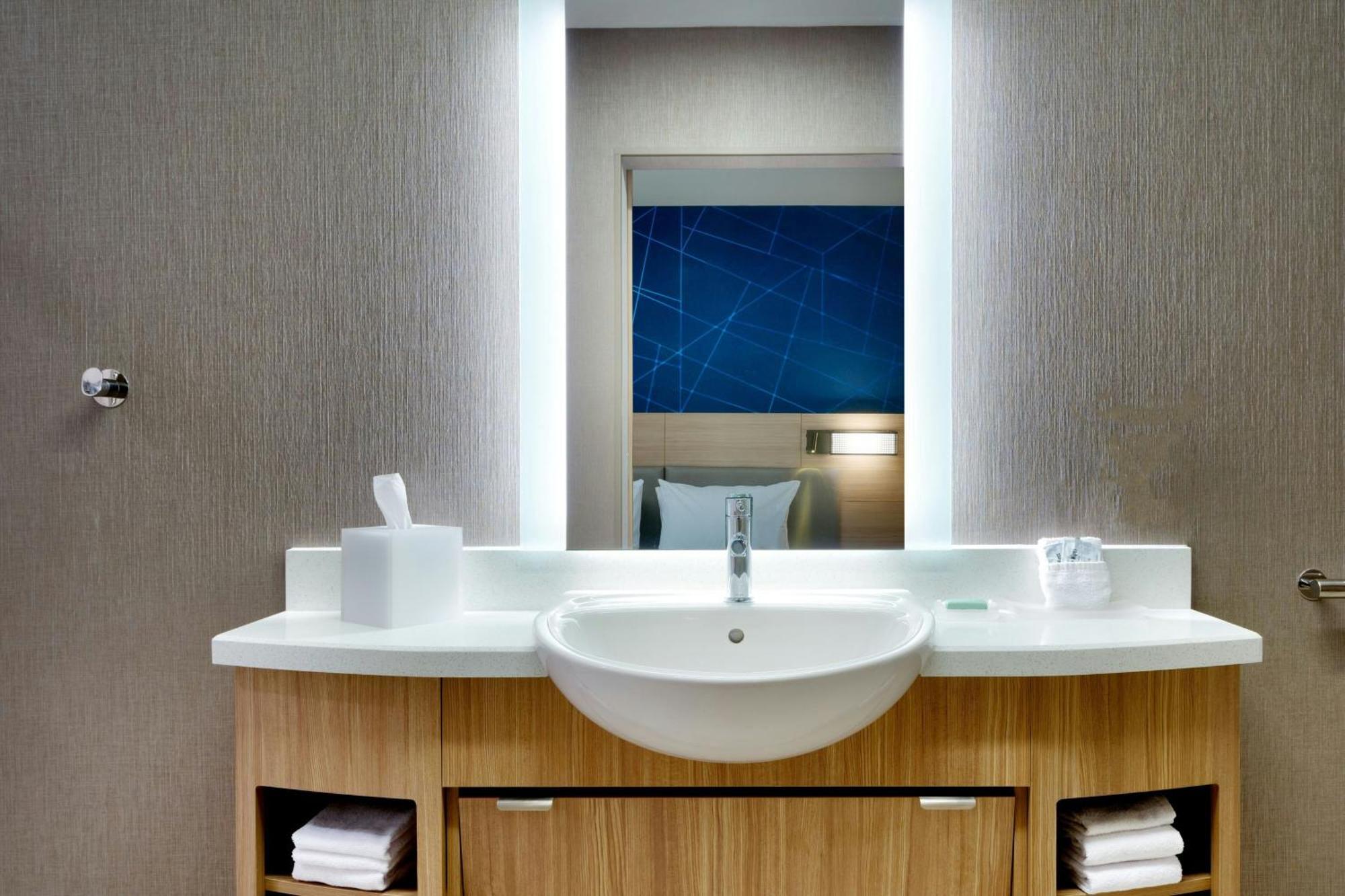 Springhill Suites By Marriott Cottonwood Exterior photo
